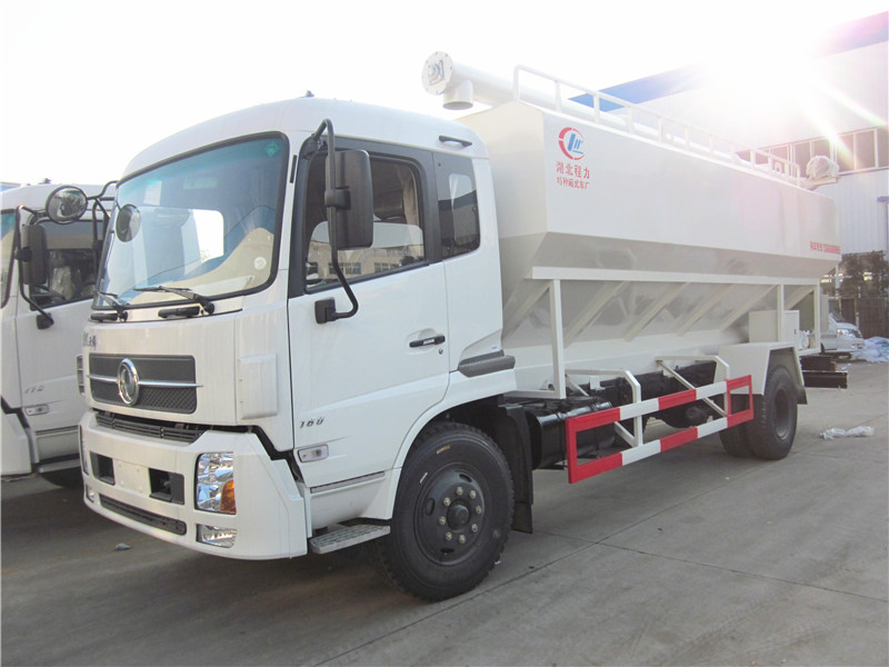 散裝<a href=http://khskpw.cn/siliaoche/ target=_blank class=infotextkey>飼料車</a>圖片展示