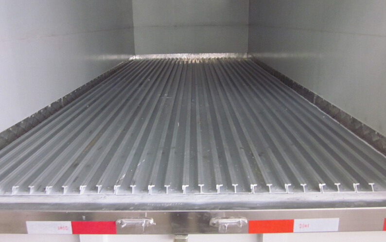 <a href=http://khskpw.cn/lcc/ target=_blank class=infotextkey>冷藏車</a>通風(fēng)槽,冷藏車地板通風(fēng)槽圖片