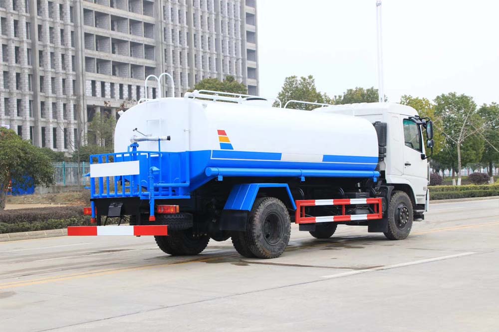 國(guó)六東風(fēng)黑金剛新款 13方灑水車圖片5